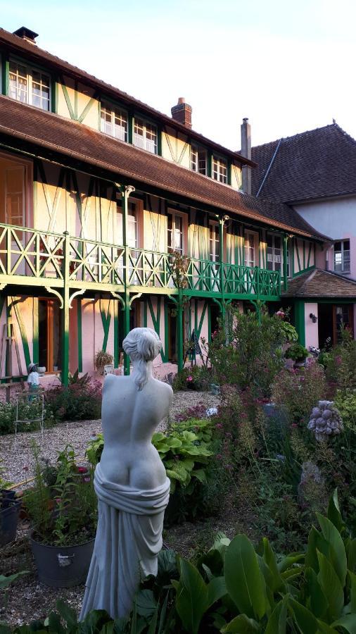 La Maison Rose Saint-Pierre-d'Autils Exterior photo